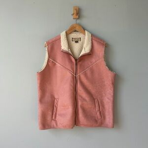Legacy Falls Women’s Pink Sherpa Vest
